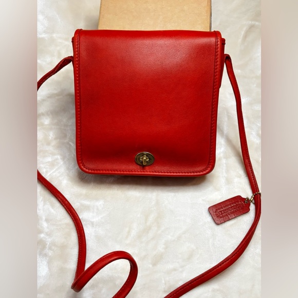 Coach Handbags - ❌SOLD❌ 100% Authentic VINTAGE Coach COMPACT POUCH #9620 RED color, year 1994 ❤️